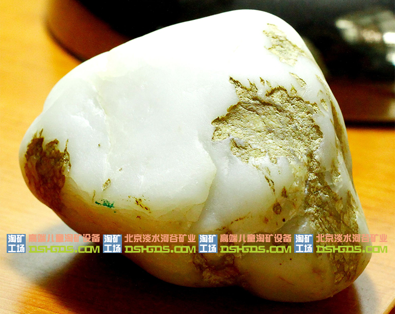 兒童淘礦科普告訴你關(guān)于玉寶石的10個(gè)有趣事情