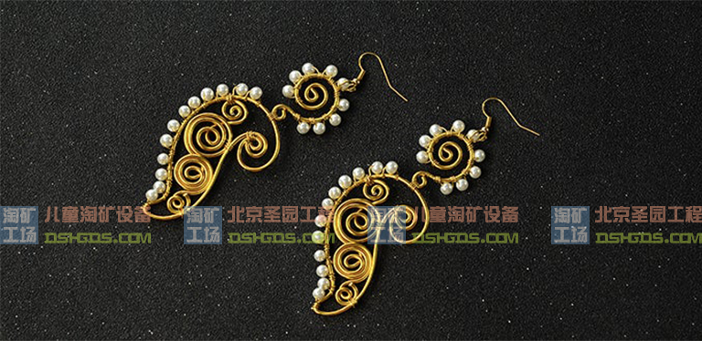 關(guān)于如何用珍珠珠制作繞線耳環(huán)的教程