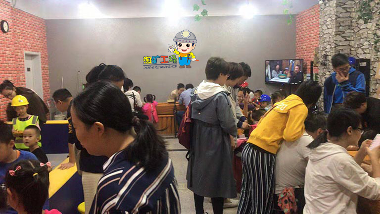 兒童淘礦工場小鎮(zhèn)設(shè)備.jpg 兒童淘礦工場小鎮(zhèn)設(shè)備