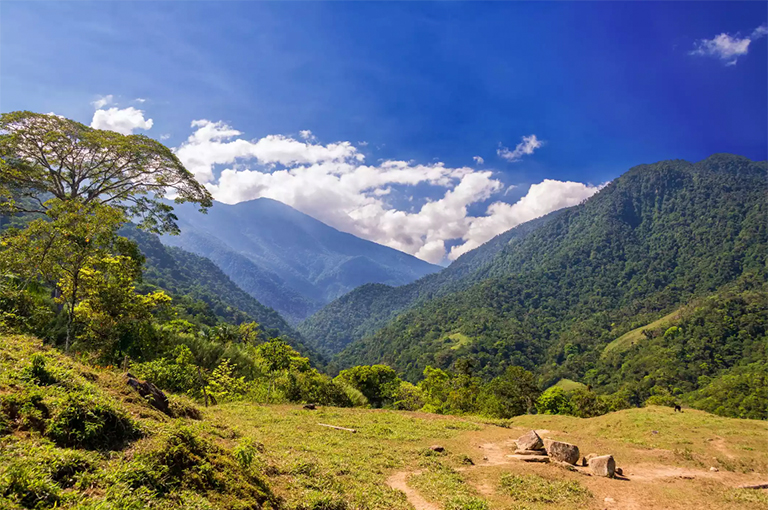 內(nèi)華達(dá)山脈圣瑪爾塔山脈的天空風(fēng)景
