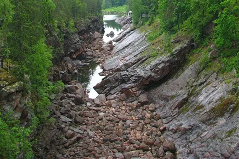 芬蘭Ravine